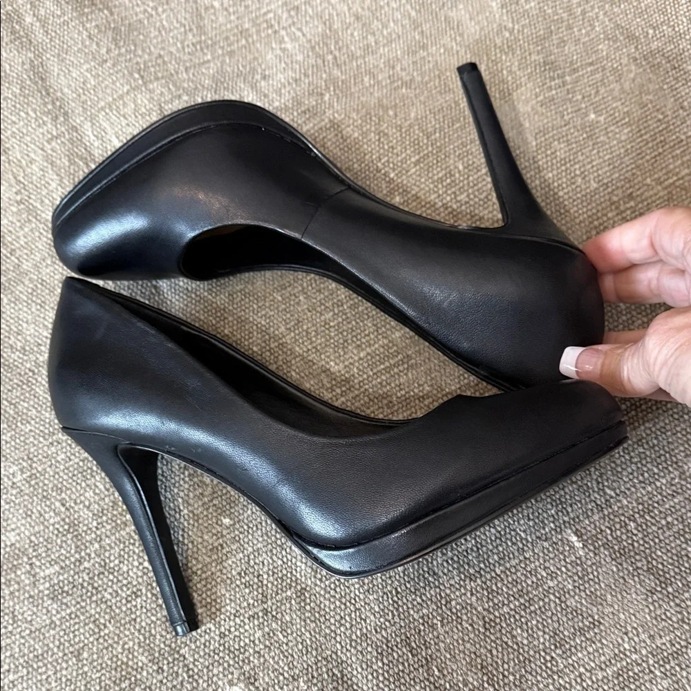 BLEEKER AND BOND Celeste Classic Black Leather Heels Pumps Size 8
